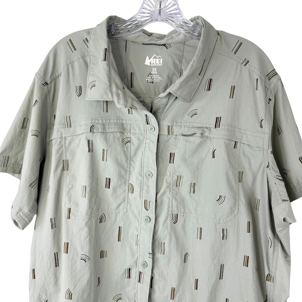 REI Co-op 3X Green Abstract Print Hiking Shirt Button Up Short Sleeve Gorpcore - Picture 3 of 5